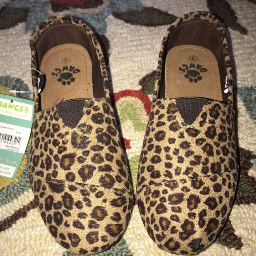 Dawgs Shoes Size 9